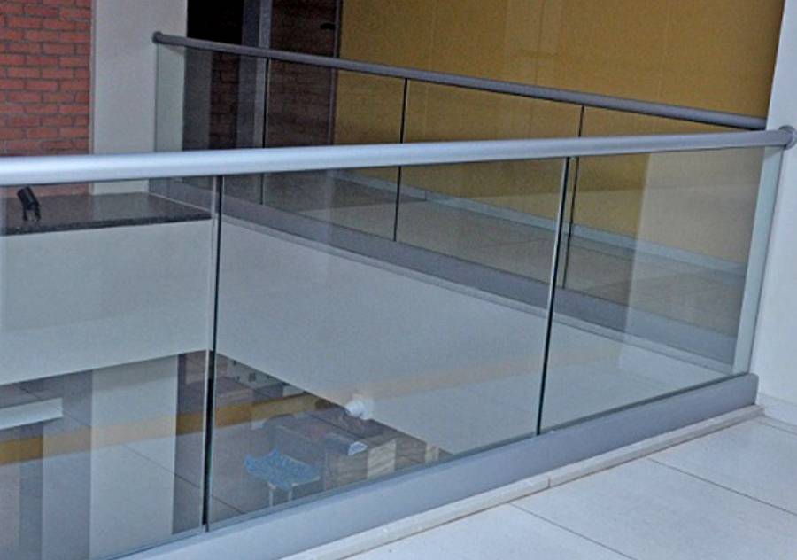 900 x 632 Railing Systems 2